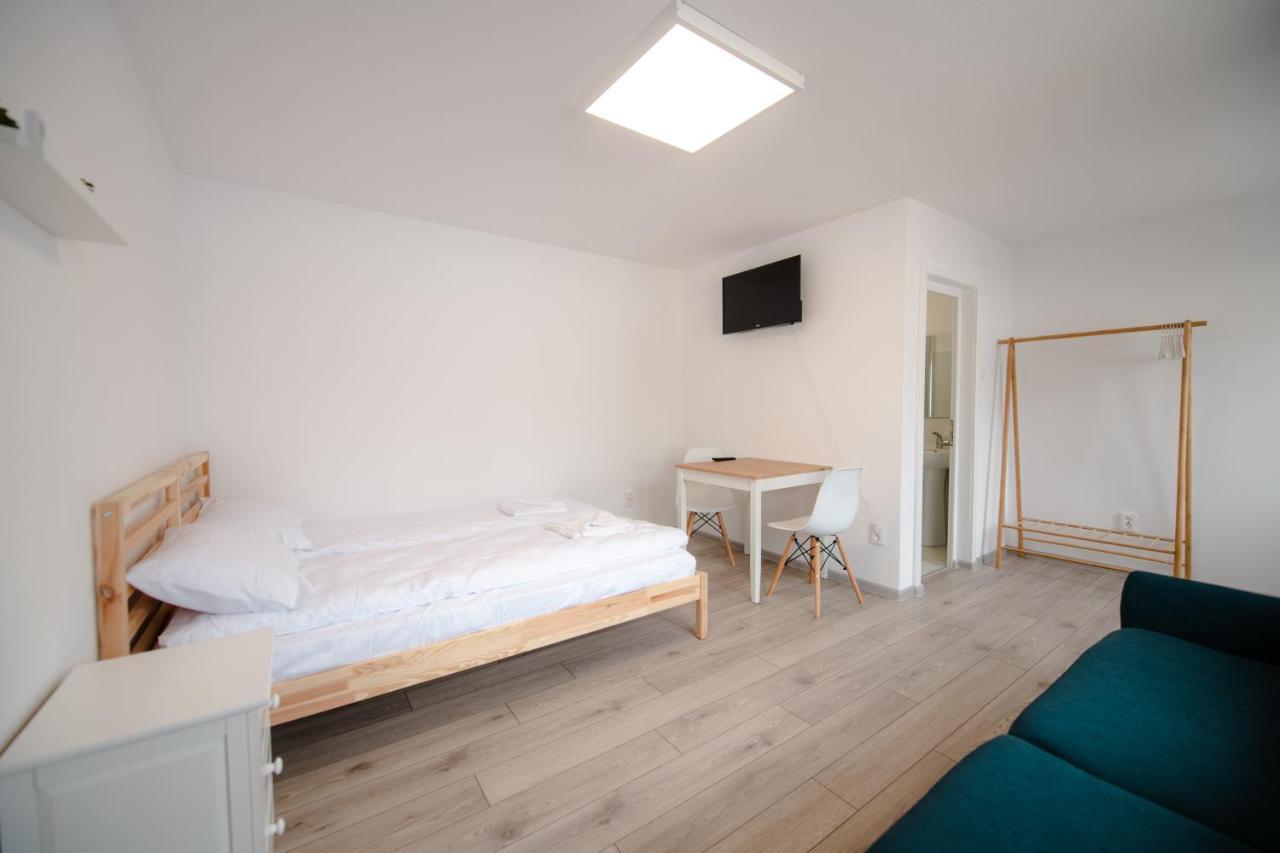 Tîrgu Secuiesc Pixel Guesthouse מראה חיצוני תמונה