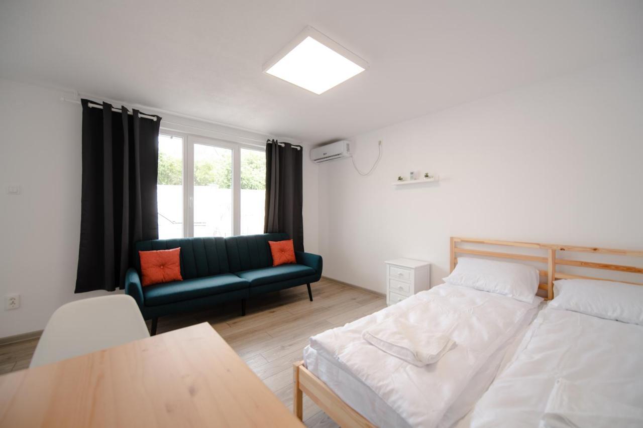Tîrgu Secuiesc Pixel Guesthouse מראה חיצוני תמונה