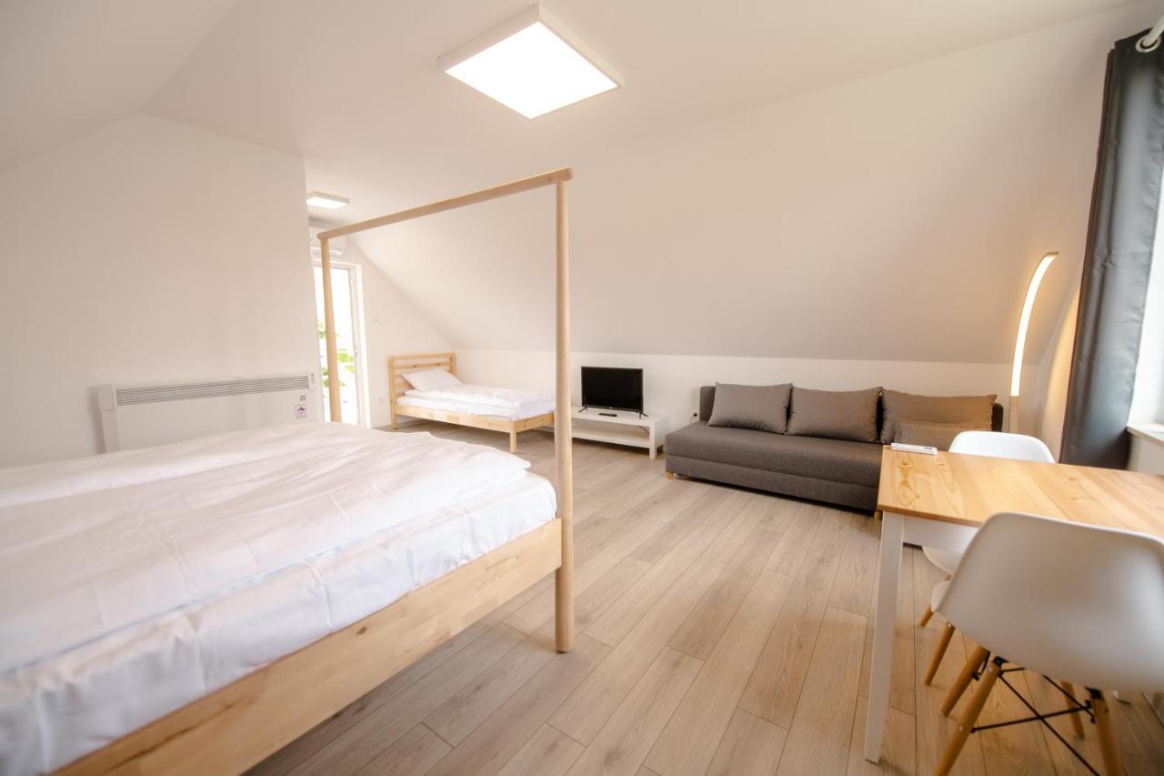 Tîrgu Secuiesc Pixel Guesthouse מראה חיצוני תמונה