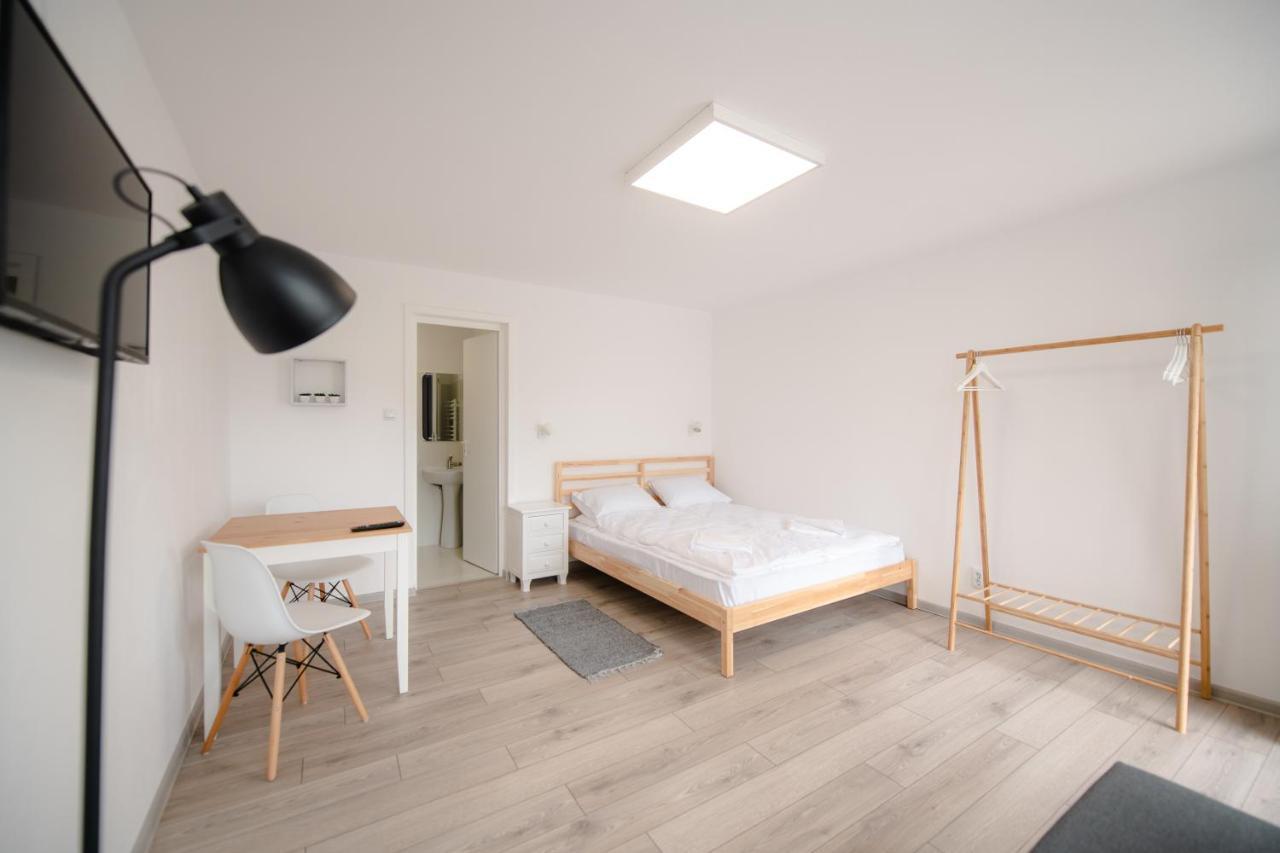 Tîrgu Secuiesc Pixel Guesthouse מראה חיצוני תמונה