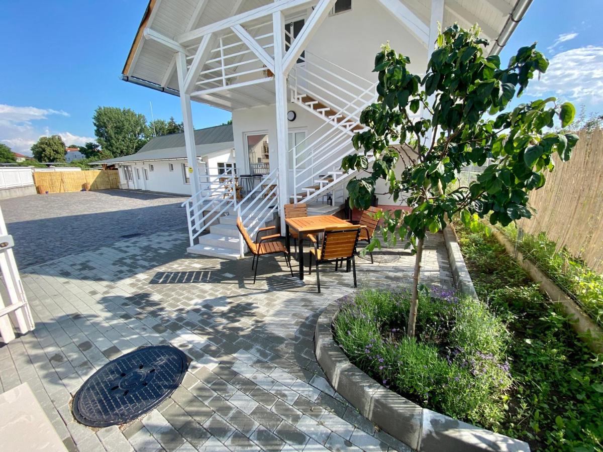 Tîrgu Secuiesc Pixel Guesthouse מראה חיצוני תמונה