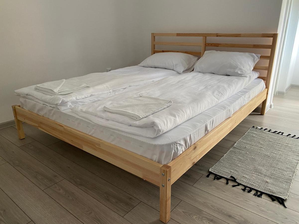 Tîrgu Secuiesc Pixel Guesthouse מראה חיצוני תמונה