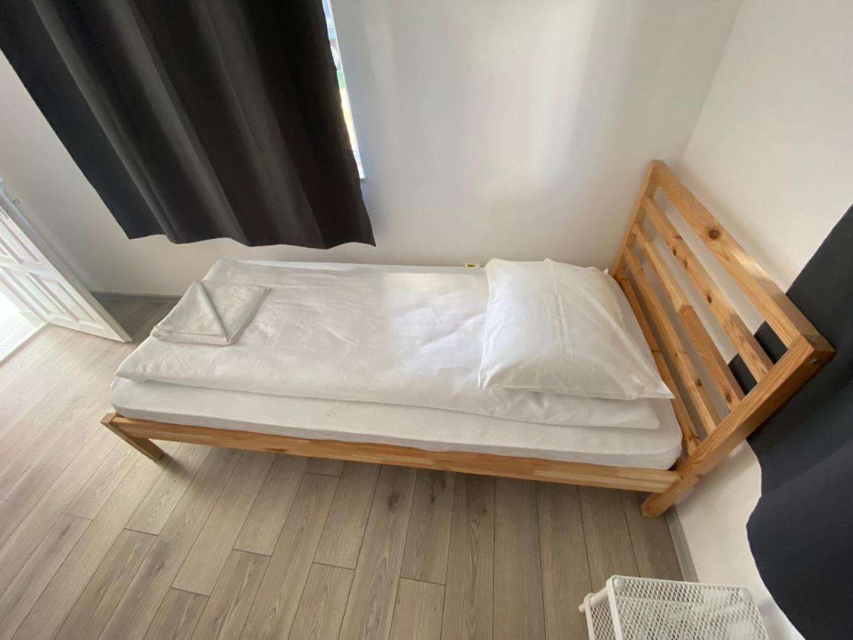 Tîrgu Secuiesc Pixel Guesthouse מראה חיצוני תמונה