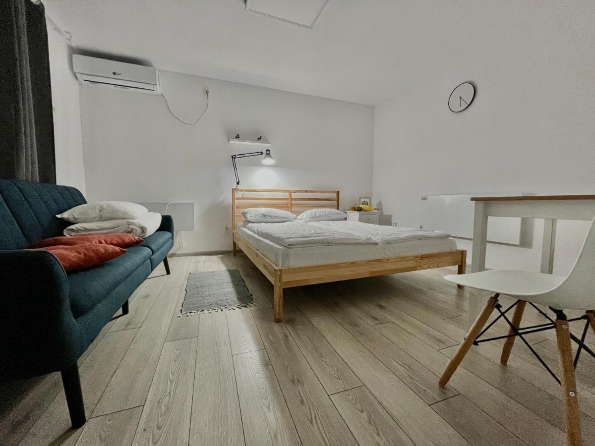 Tîrgu Secuiesc Pixel Guesthouse מראה חיצוני תמונה