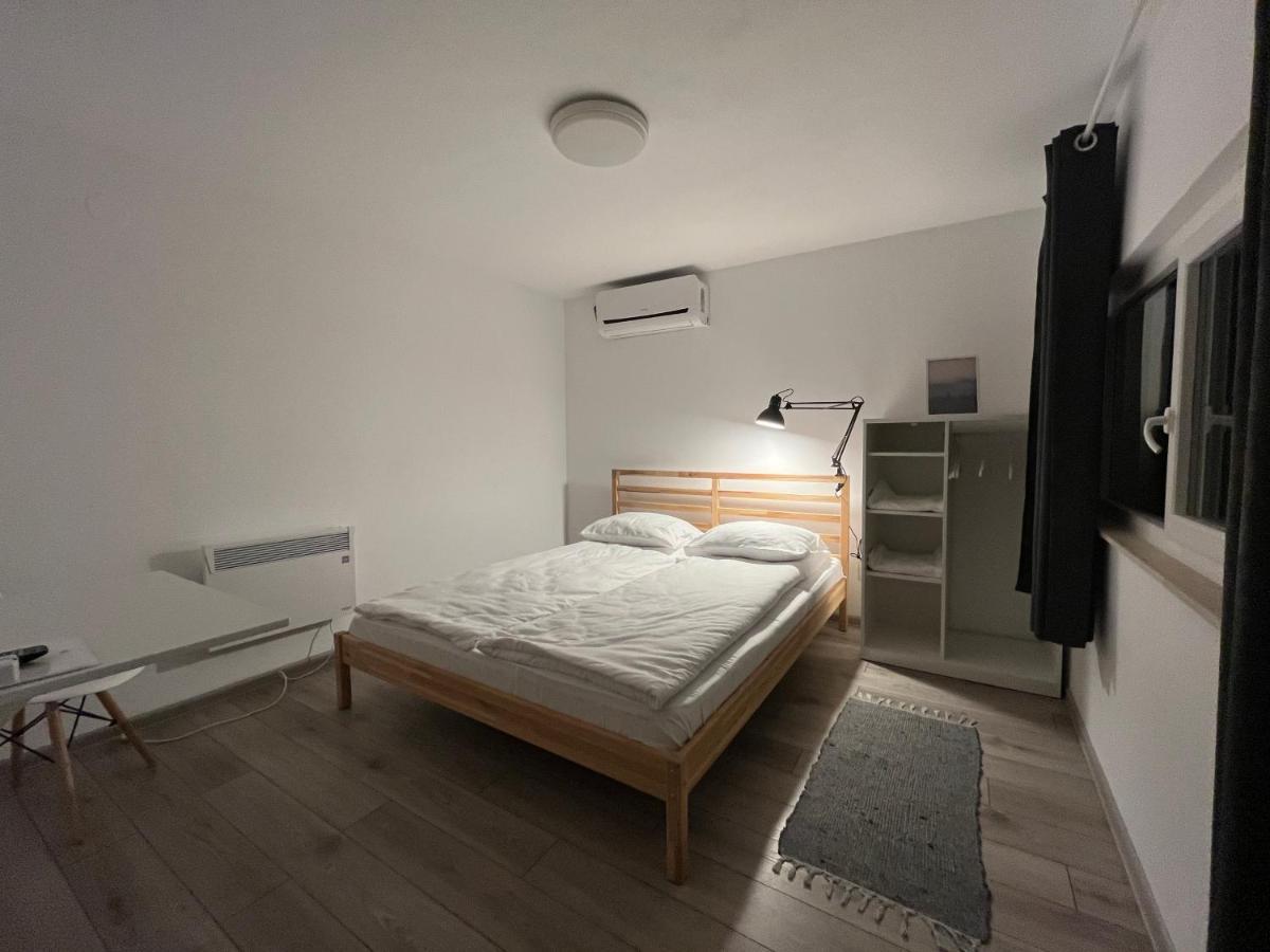 Tîrgu Secuiesc Pixel Guesthouse מראה חיצוני תמונה