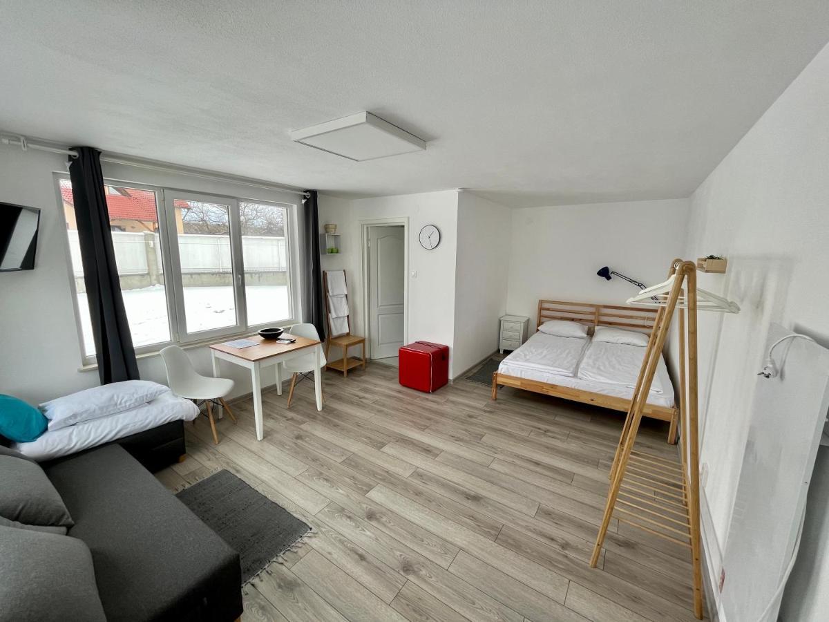 Tîrgu Secuiesc Pixel Guesthouse מראה חיצוני תמונה