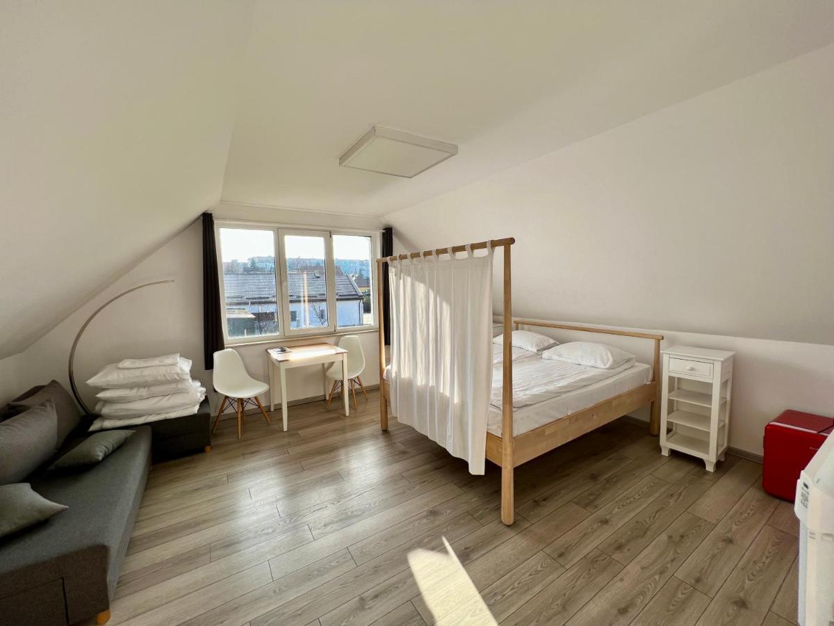 Tîrgu Secuiesc Pixel Guesthouse מראה חיצוני תמונה